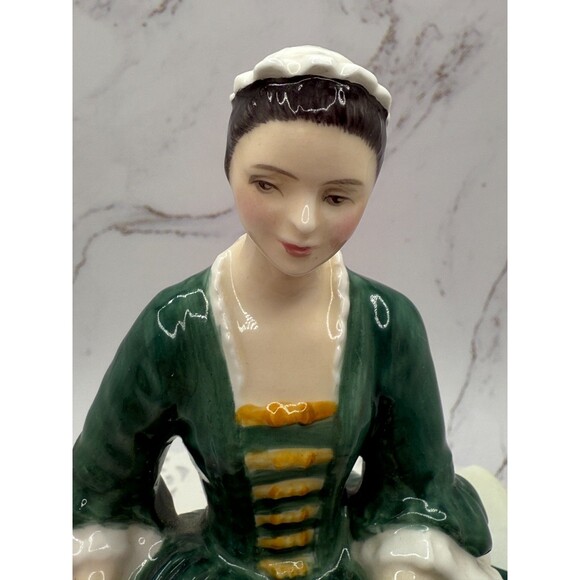 Royal Doulton Figurine 2228 A Lady from Williamsburg sitting on bench Colonial - Picture 6 of 13